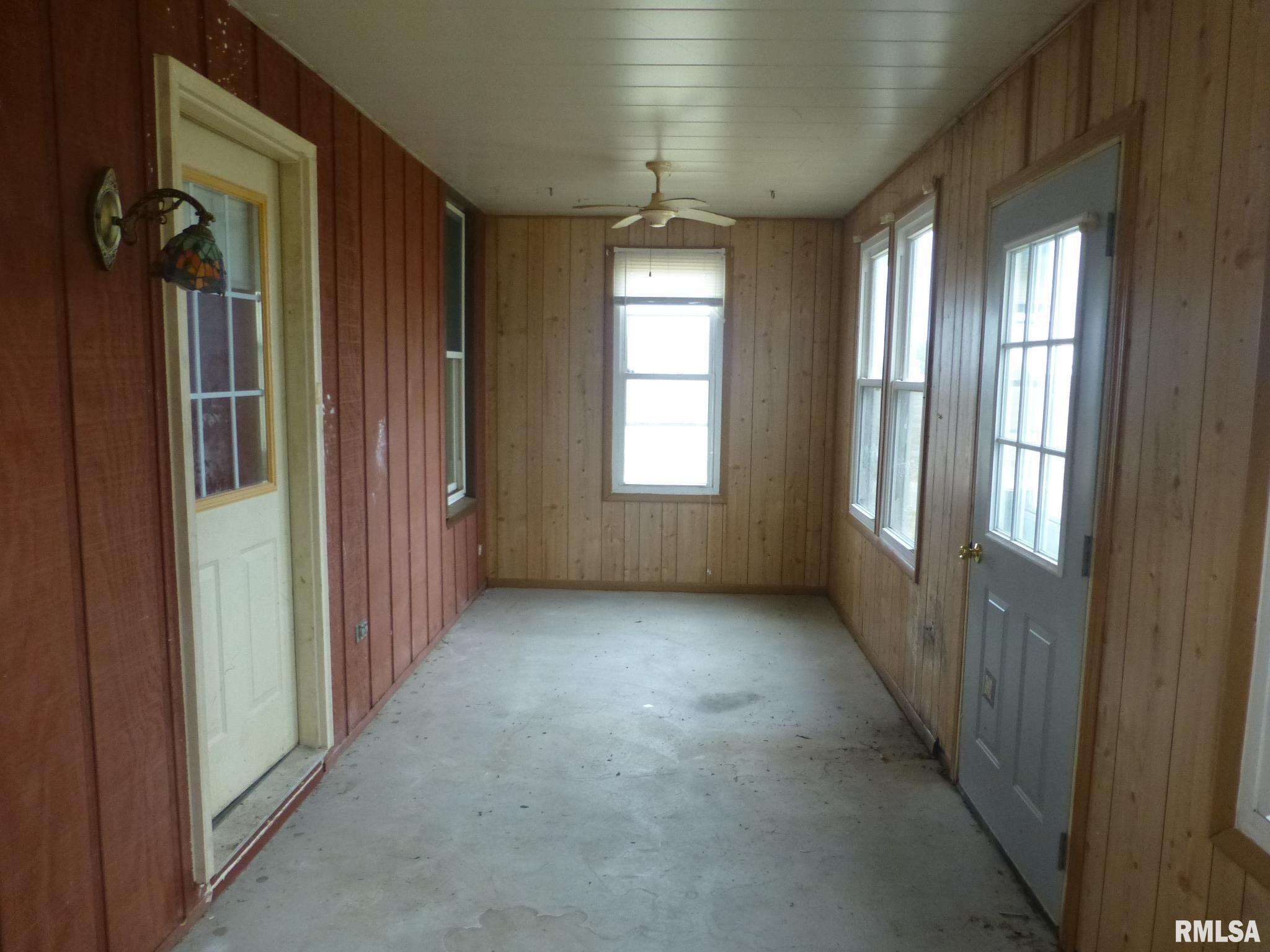 210 North 2nd Street Easton, IL 62633 - Photo 2 of 19