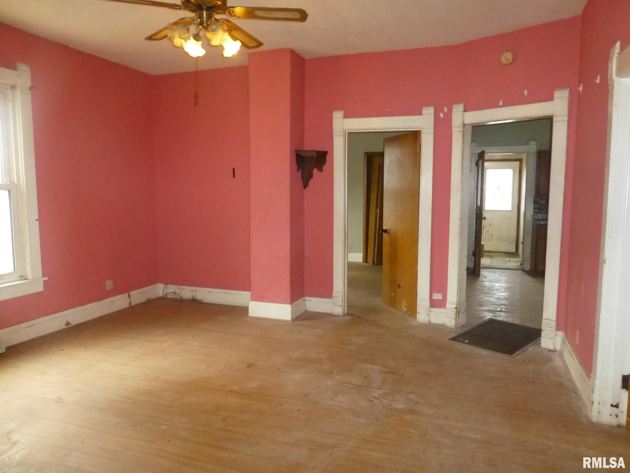 210 North 2nd Street Easton, IL 62633 - Photo 3 of 19