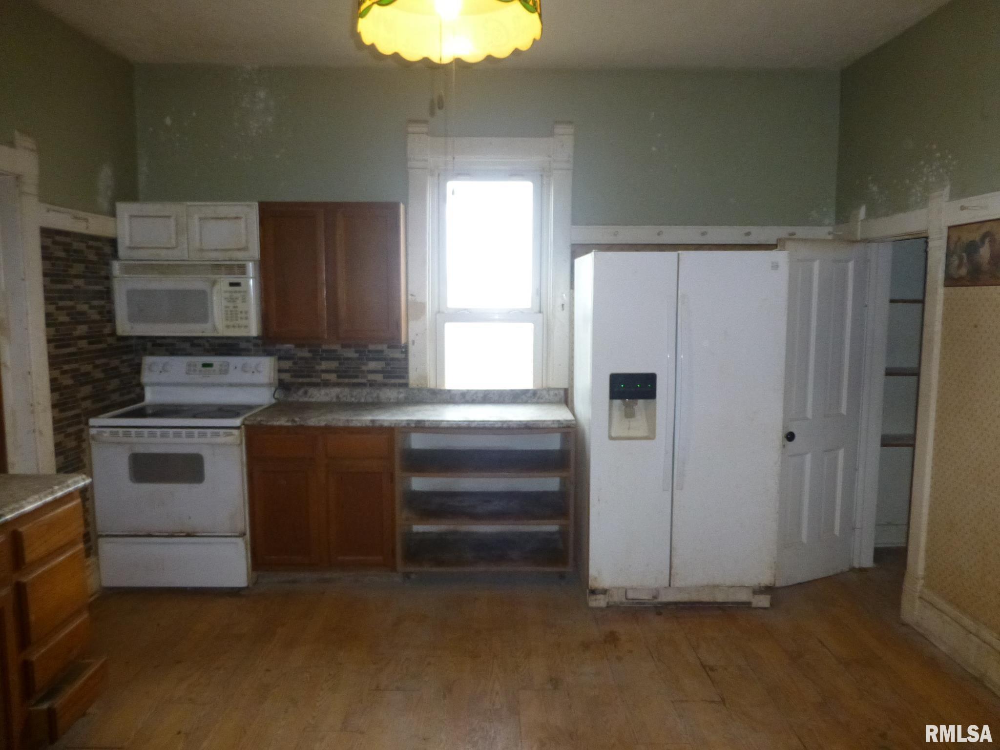 210 North 2nd Street Easton, IL 62633 - Photo 6 of 19