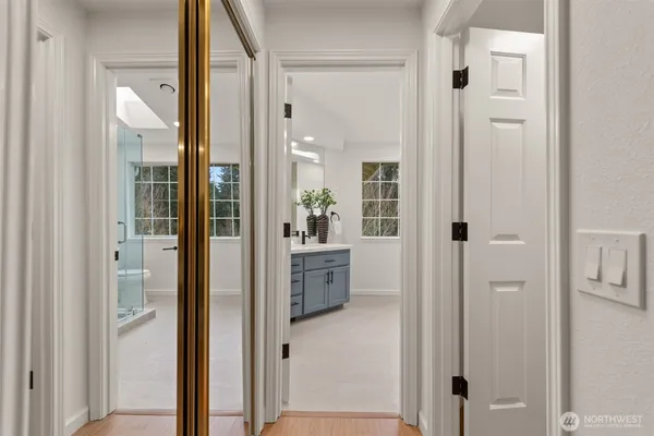 $868,000 | 15795 Northup Way, Unit 7, Bellevue, WA 98008