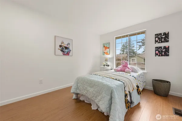 $868,000 | 15795 Northup Way, Unit 7, Bellevue, WA 98008