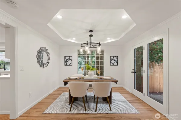 $868,000 | 15795 Northup Way, Unit 7, Bellevue, WA 98008