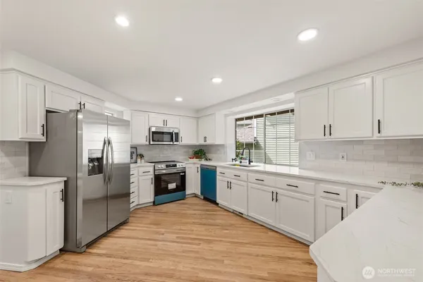 $868,000 | 15795 Northup Way, Unit 7, Bellevue, WA 98008