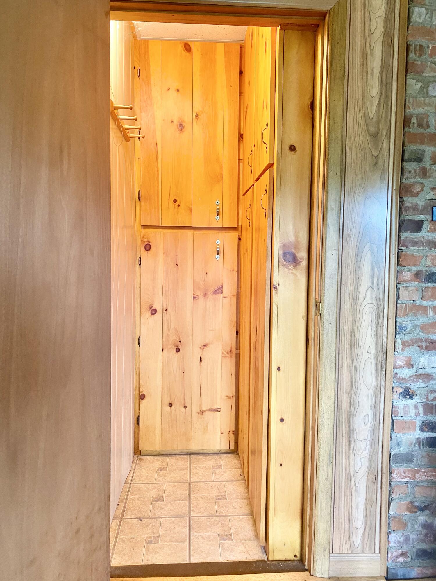 287 East Road Wales, ME 04280 - Photo 13 of 43 Pantry/broom closet