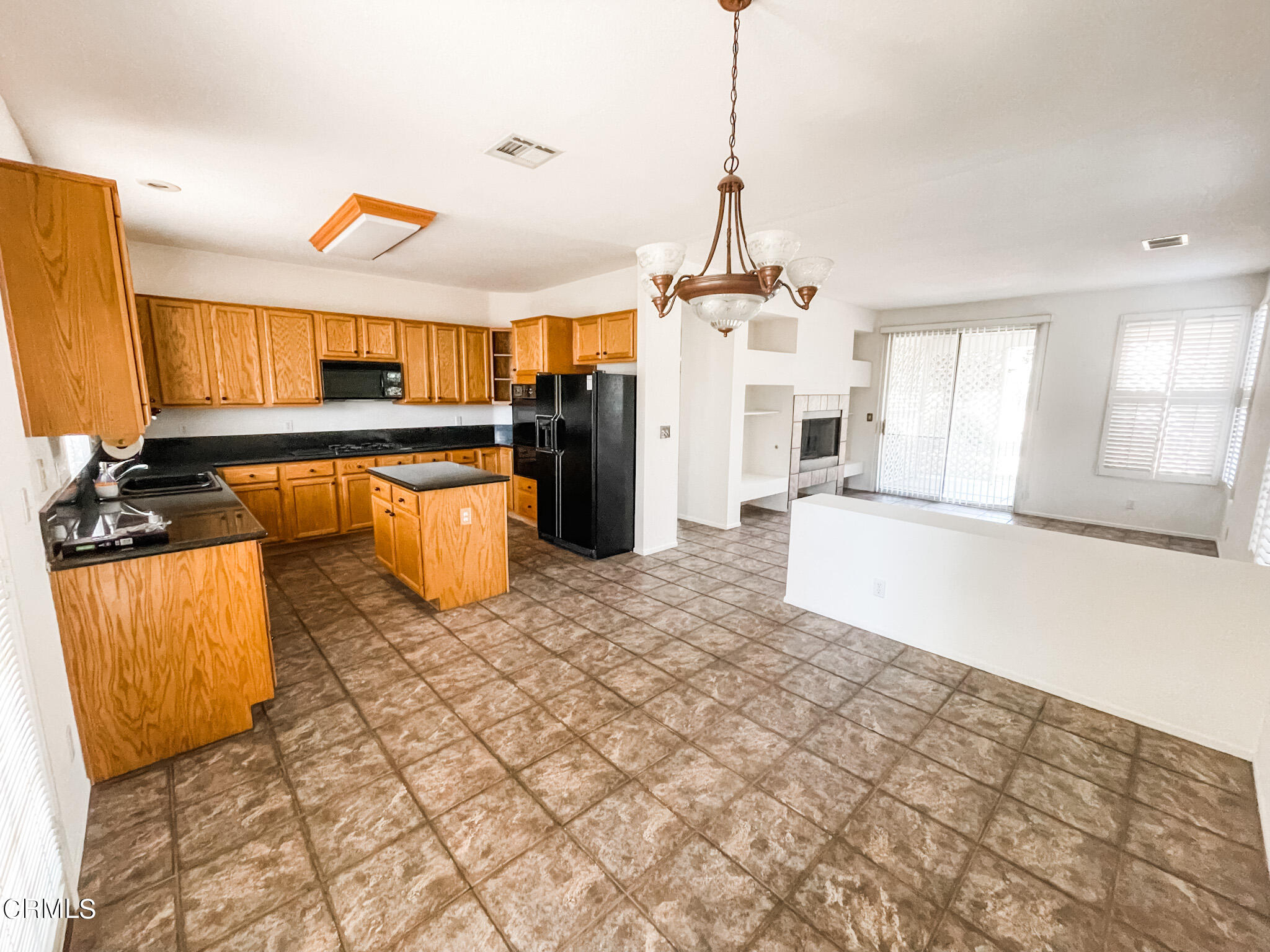 43323 Honeybee Lane Lancaster, CA 93536 - Photo 7 of 19 IMG_4621