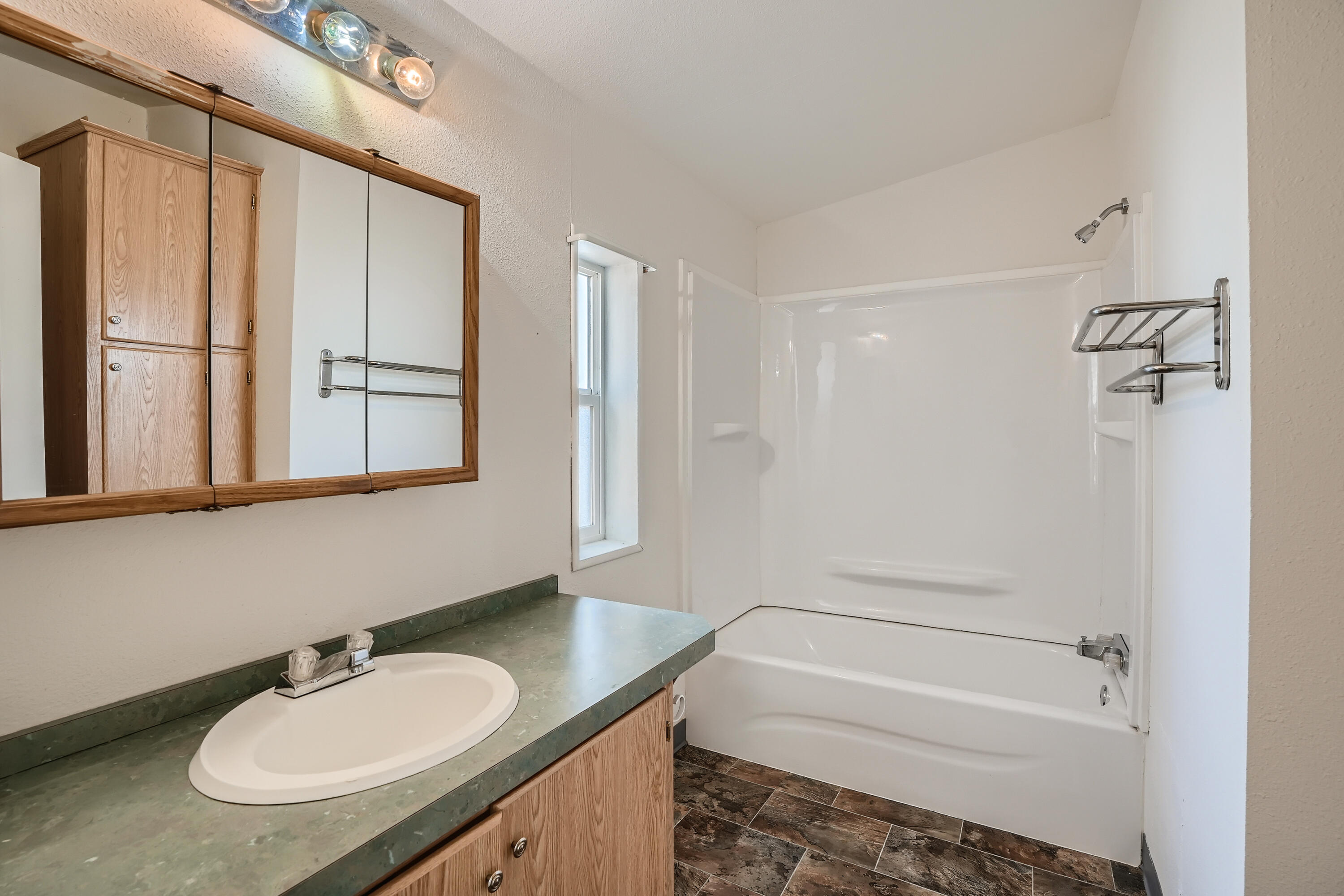 60901 Brosterhous Road, Unit 734 Bend, OR 97702 - Photo 10 of 17 23 Primary Bathroom