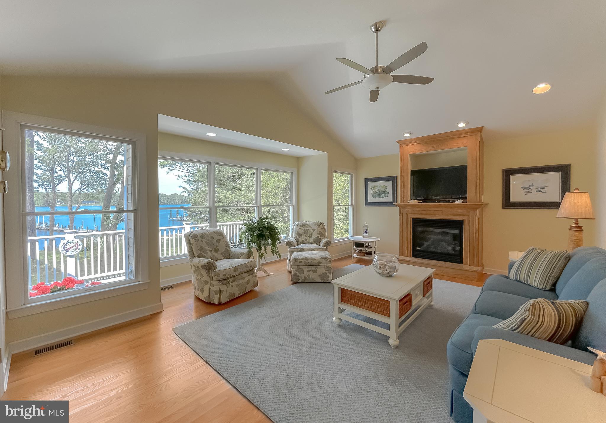 47754 Cross Manor Road St. Inigoes, MD 20684 - Photo 17 of 47 Family Room & Gorgeous View!