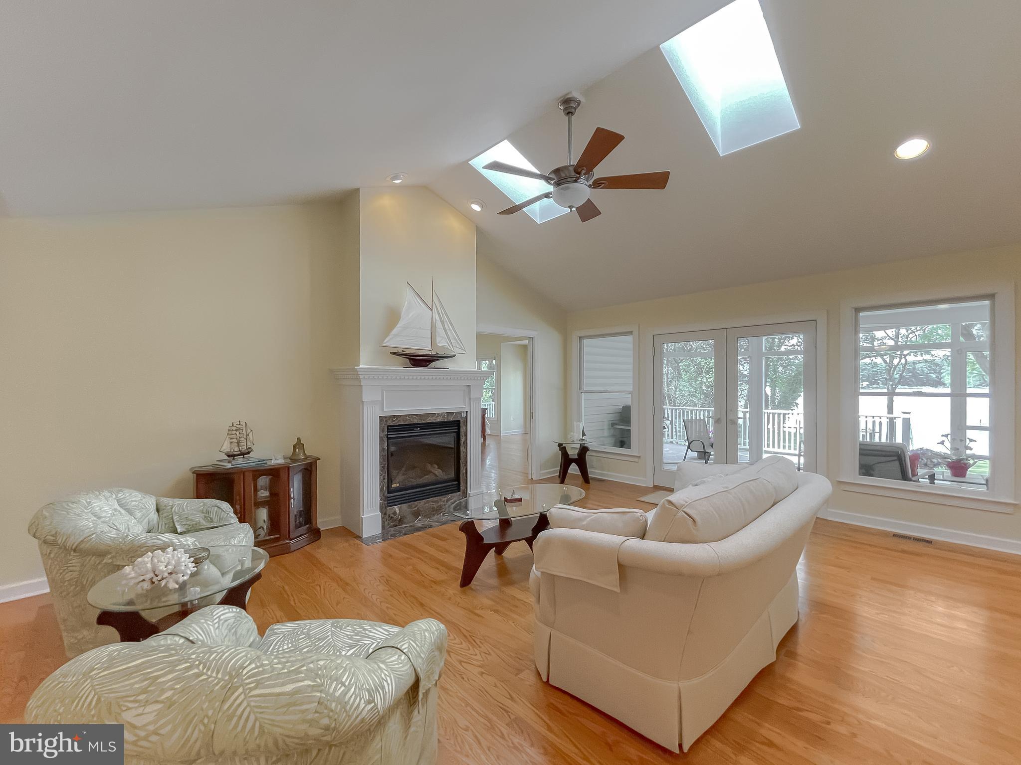47754 Cross Manor Road St. Inigoes, MD 20684 - Photo 6 of 47 Living Room