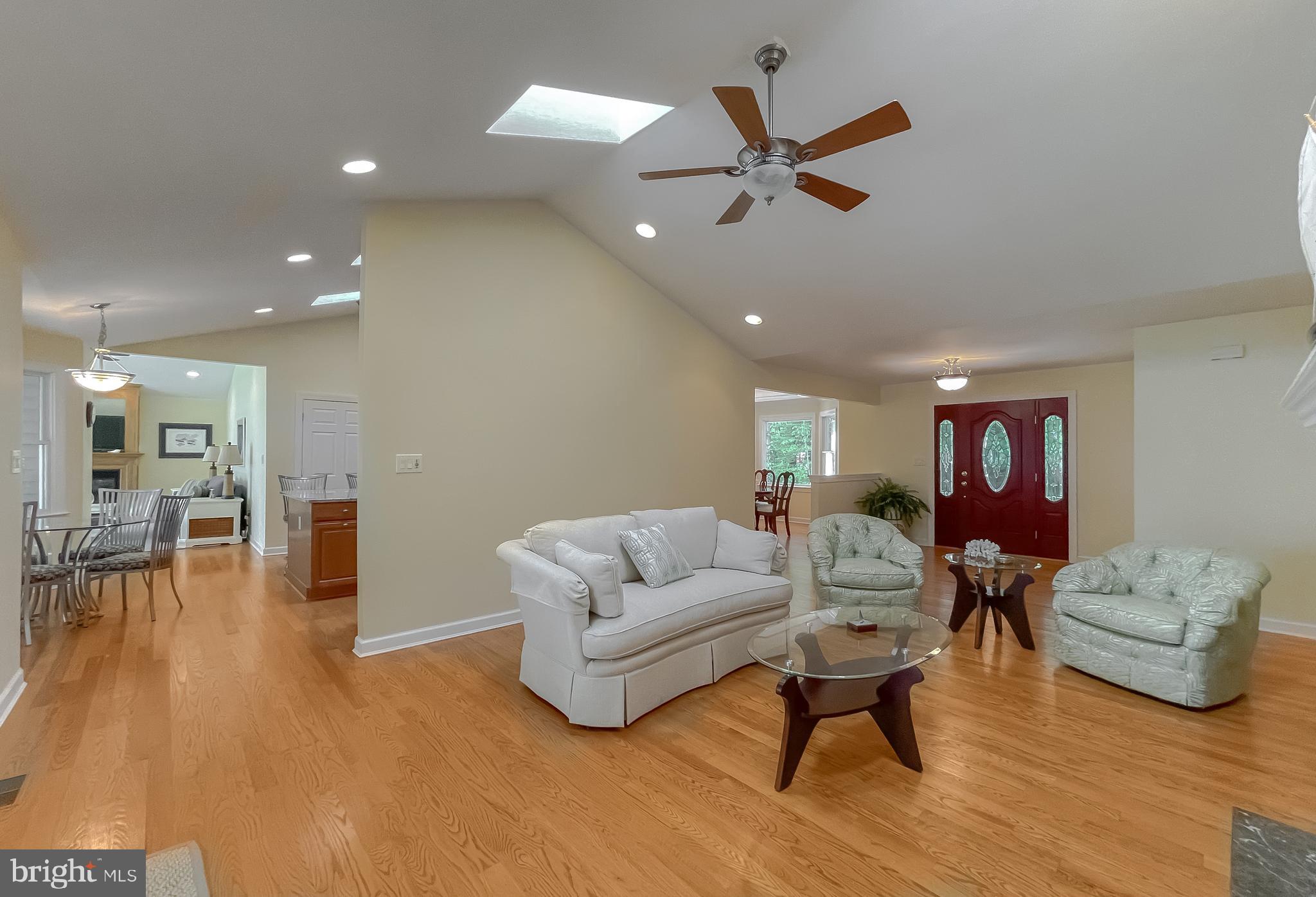 47754 Cross Manor Road St. Inigoes, MD 20684 - Photo 9 of 47 Living Room
