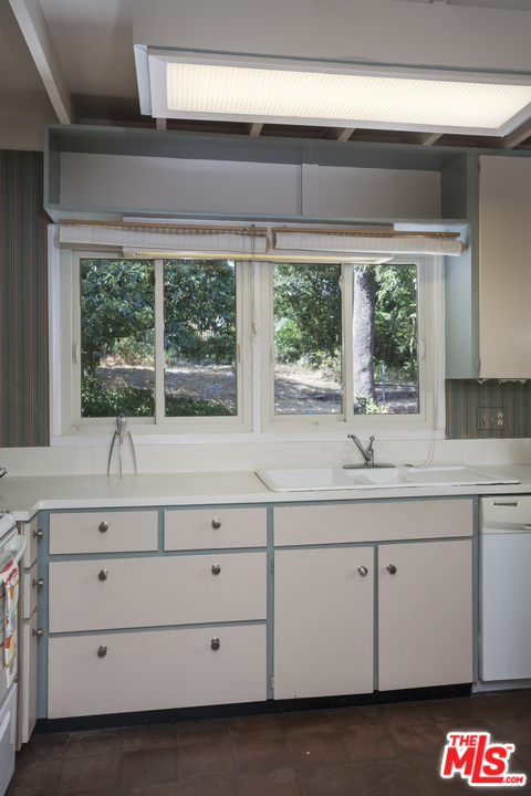 1908 Airole Way Austin, TX 78704 - Photo 13 of 41