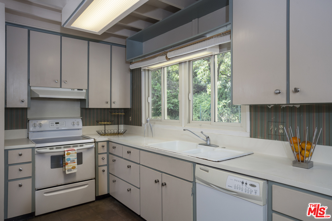 1908 Airole Way Austin, TX 78704 - Photo 14 of 41