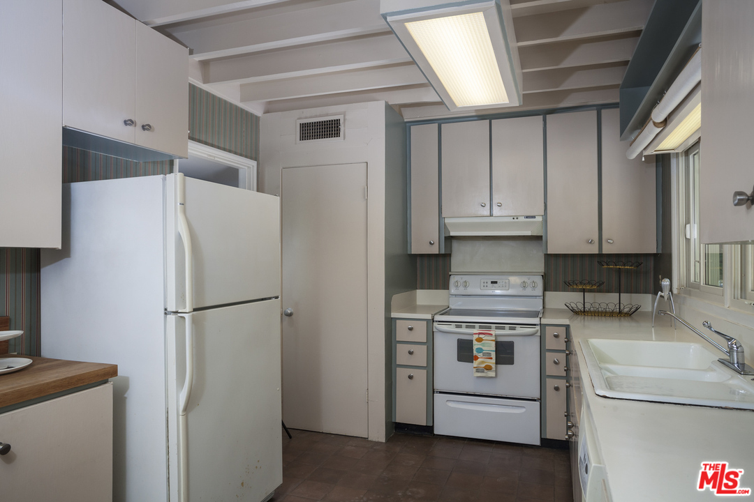 1908 Airole Way Austin, TX 78704 - Photo 15 of 41