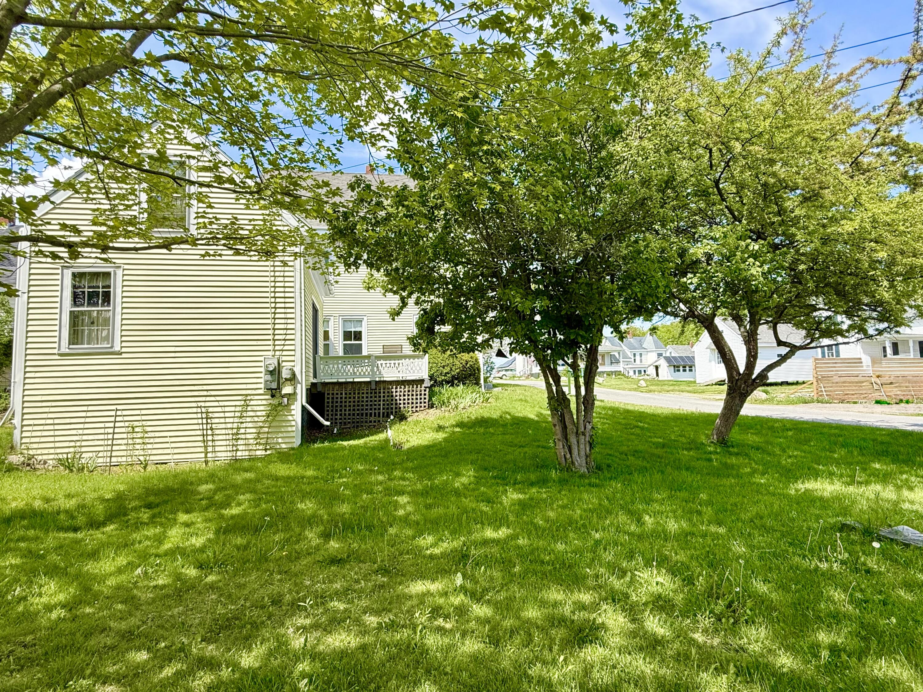 16 Brighton Avenue Vinalhaven, ME 04863 - Photo 5 of 37 IMG_7665