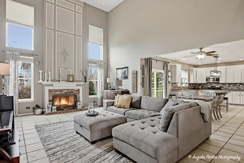 $662,000 | 491 Saratoga Circle, Algonquin, IL 60102