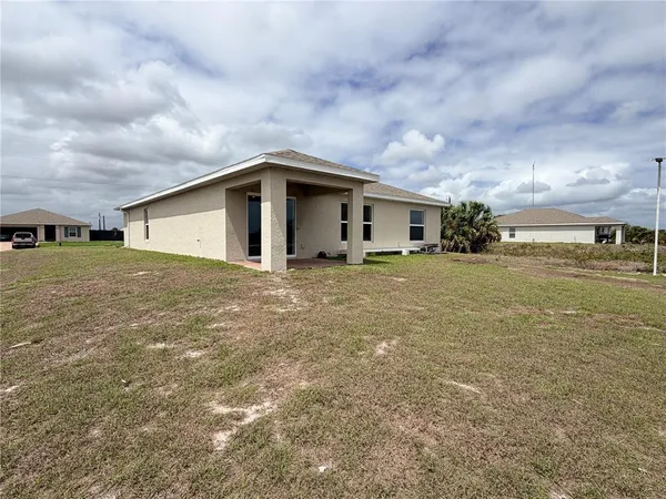 $2,000 | 513 Ella Jean Pi Banyan Village, LaBelle, FL 33935