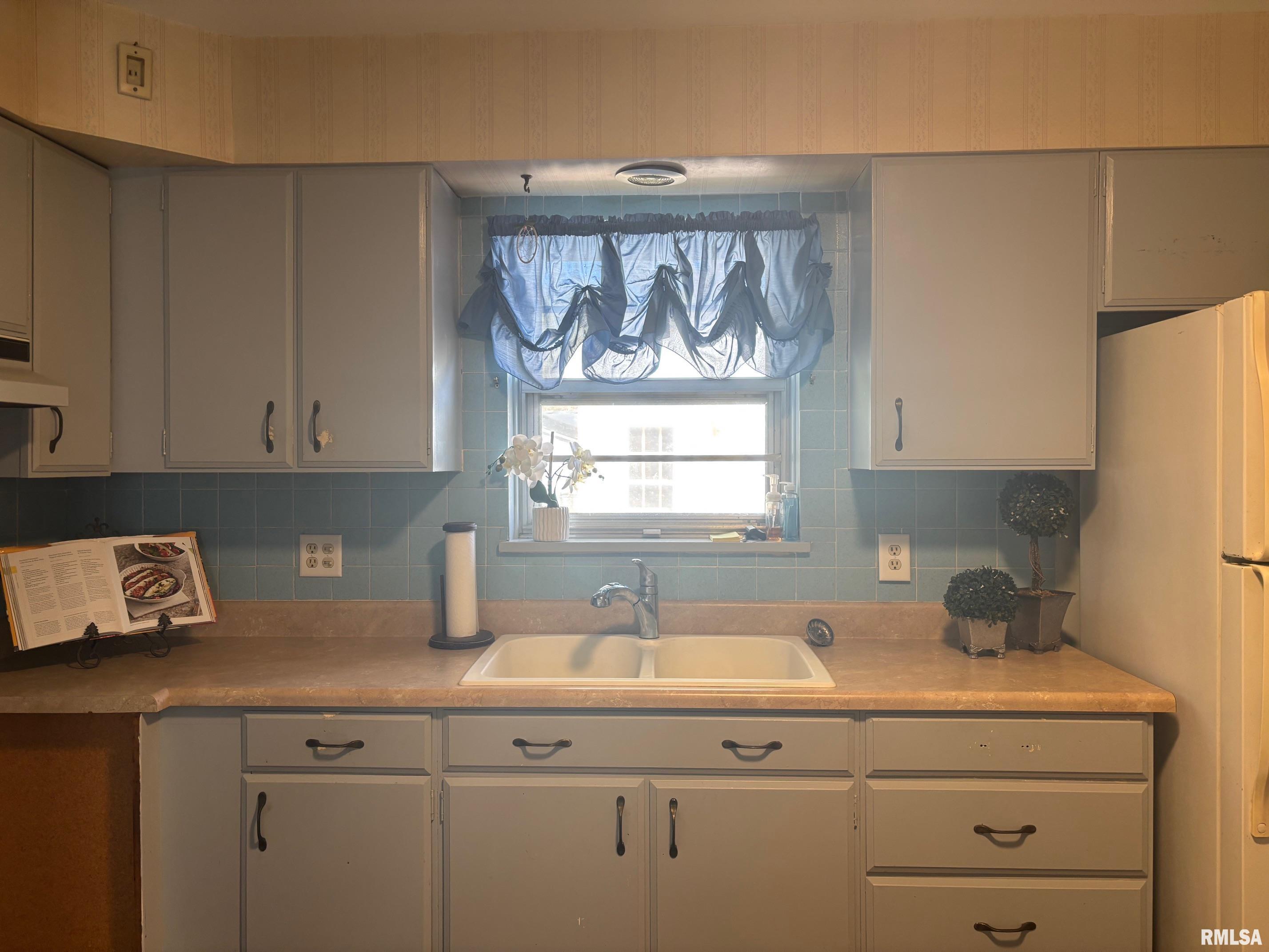 2517 Sandgate Road Springfield, IL 62702 - Photo 11 of 24