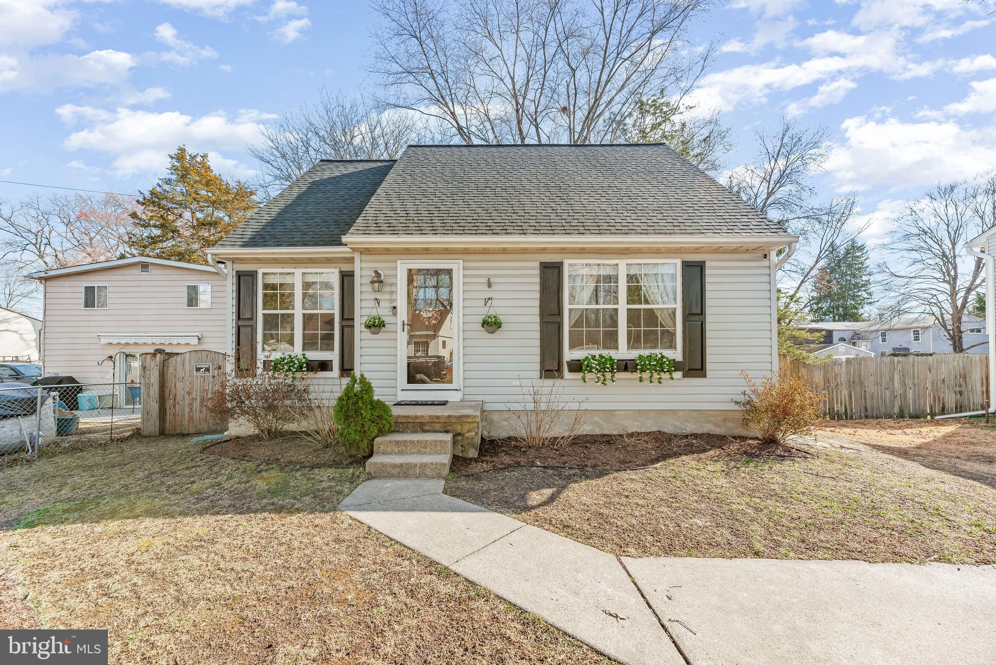 7803 West Shore Road Pasadena, MD 21122 - Photo 1 of 34