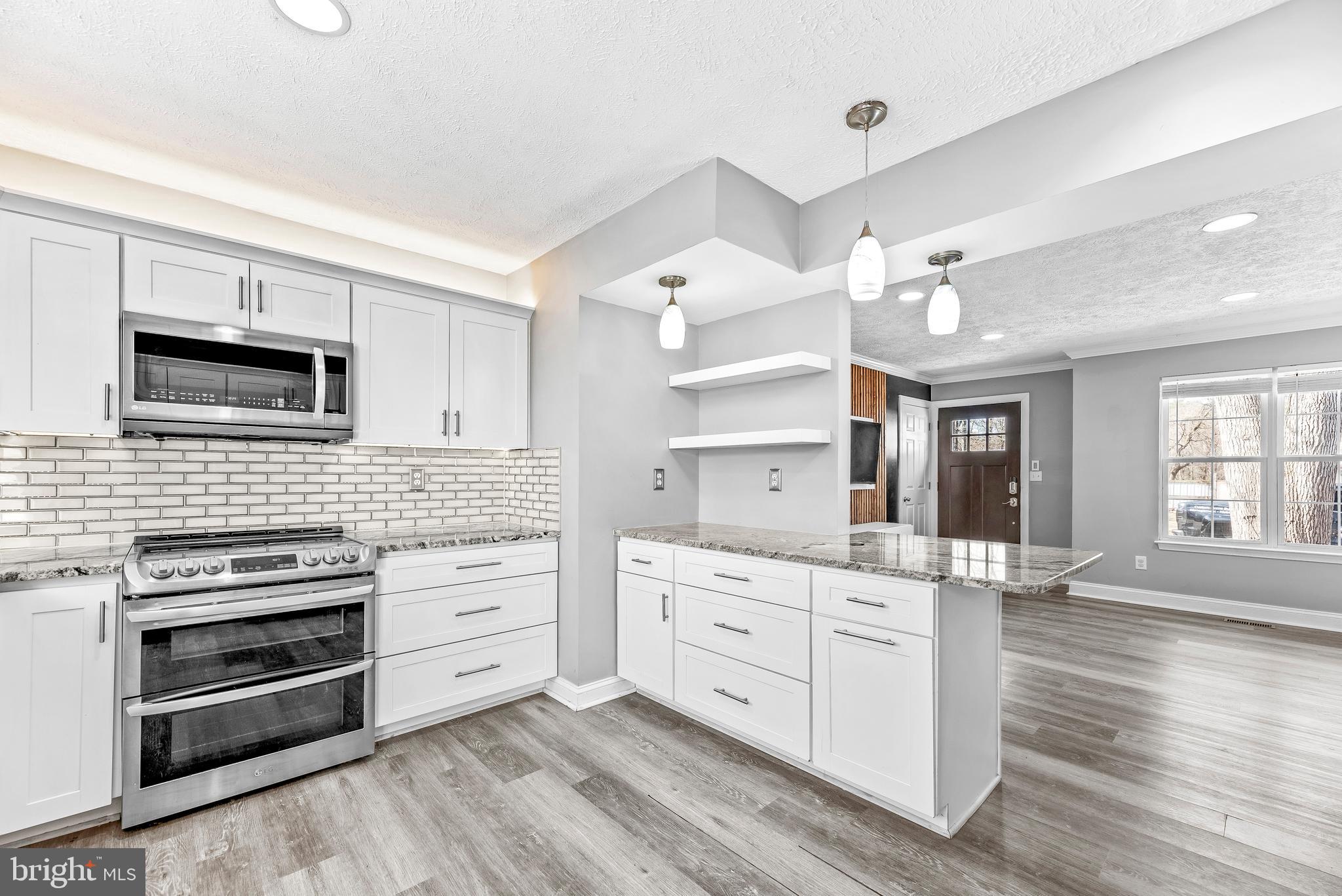 7803 West Shore Road Pasadena, MD 21122 - Photo 11 of 34