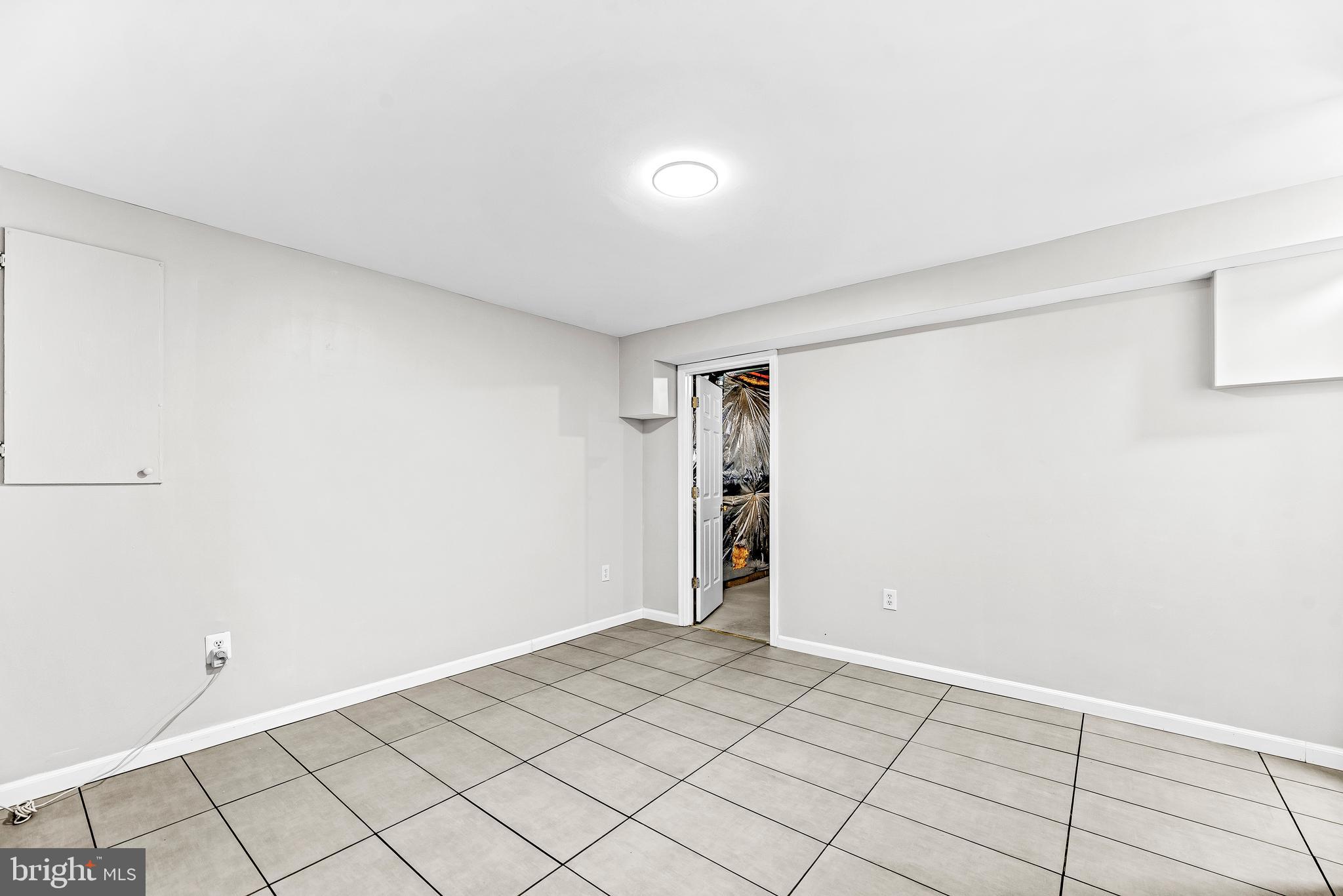 7803 West Shore Road Pasadena, MD 21122 - Photo 16 of 34 lower level rec room