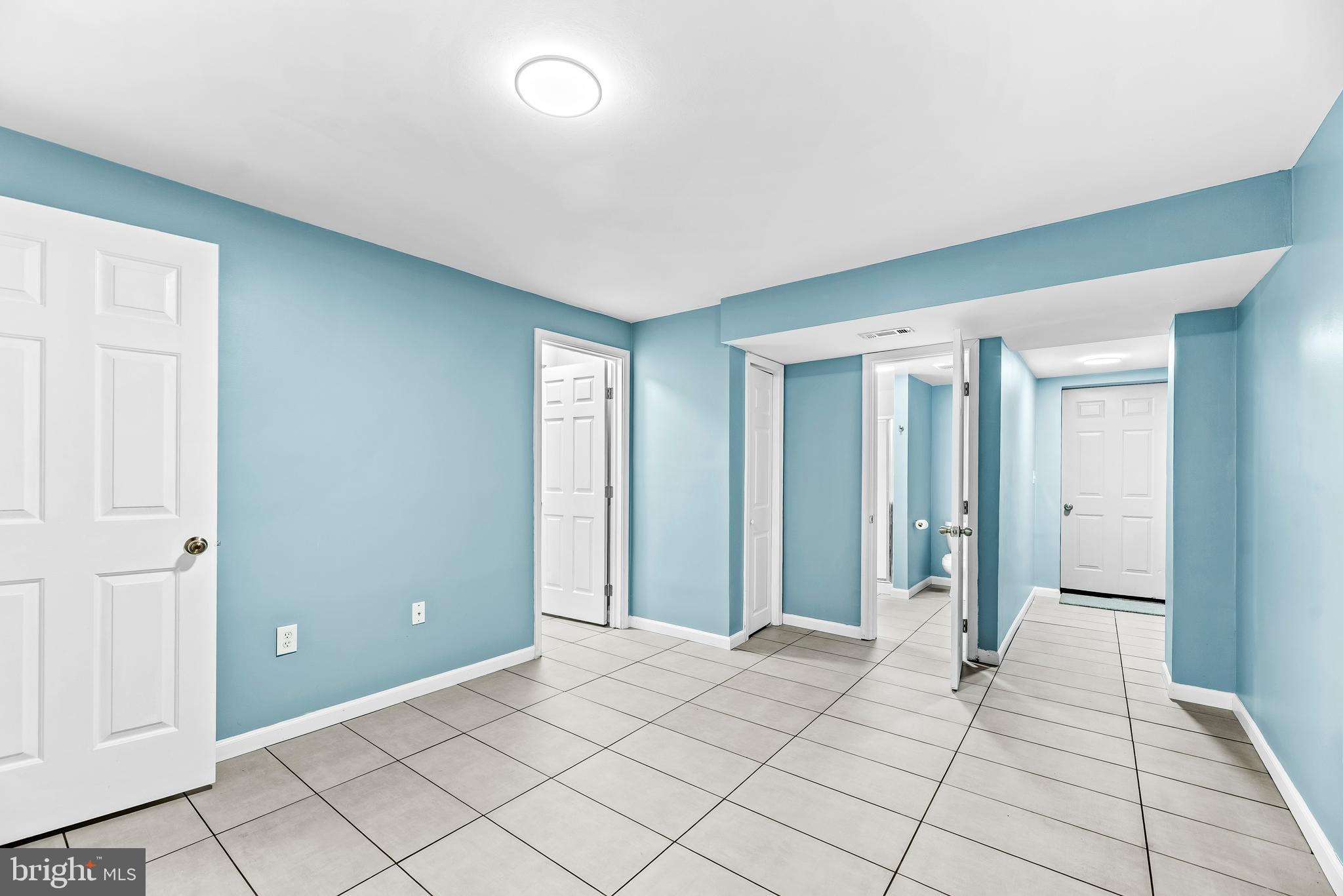 7803 West Shore Road Pasadena, MD 21122 - Photo 22 of 34