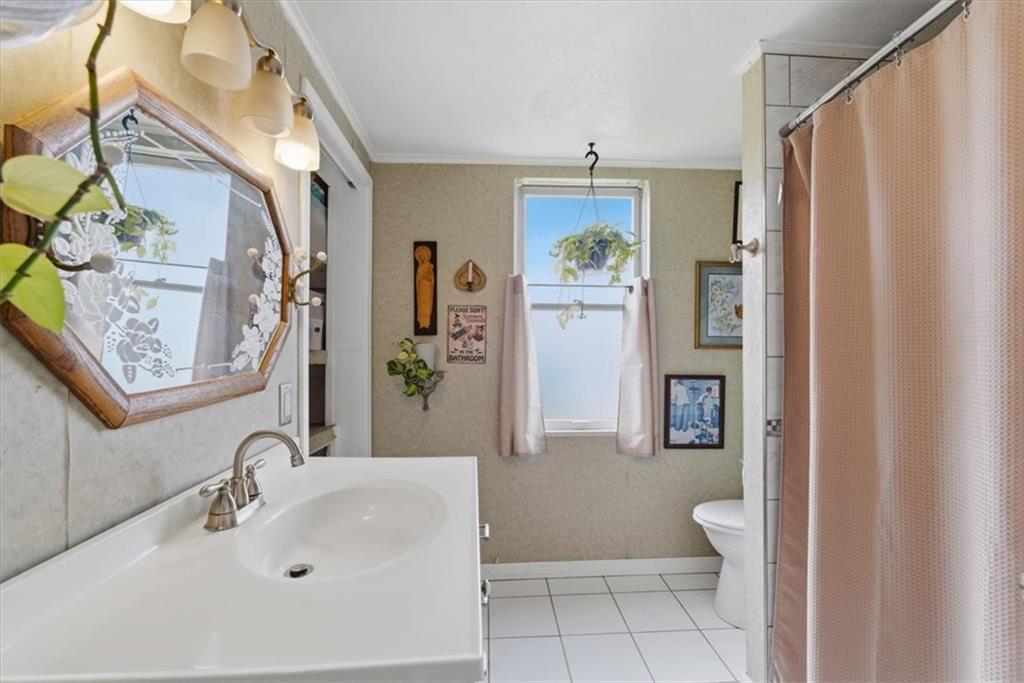 517 Lacock Street Rochester, PA 15074 - Photo 18 of 40 Full Bath