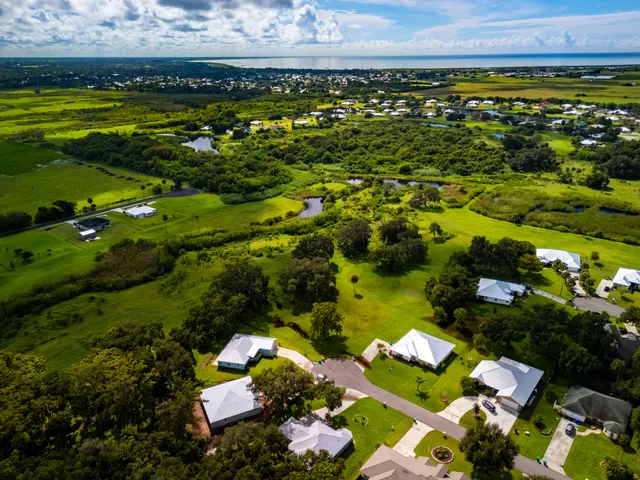 $469,400 | 1005 Southeast 14th Court, Okeechobee, FL 34974