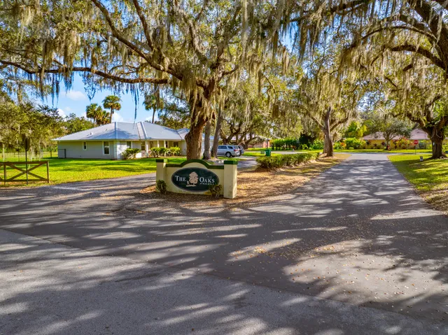 $469,400 | 1005 Southeast 14th Court, Okeechobee, FL 34974