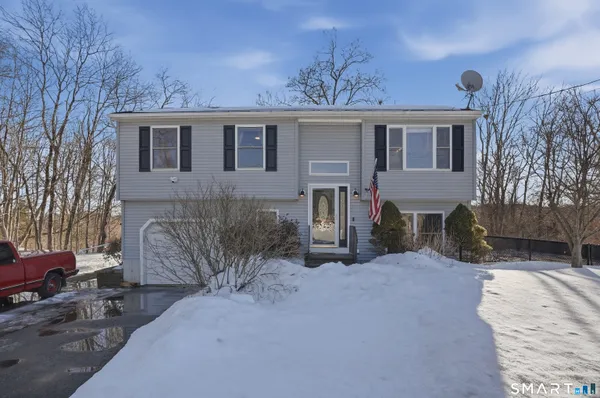 $360,000 | 17 Vine Street, Putnam, CT 06260