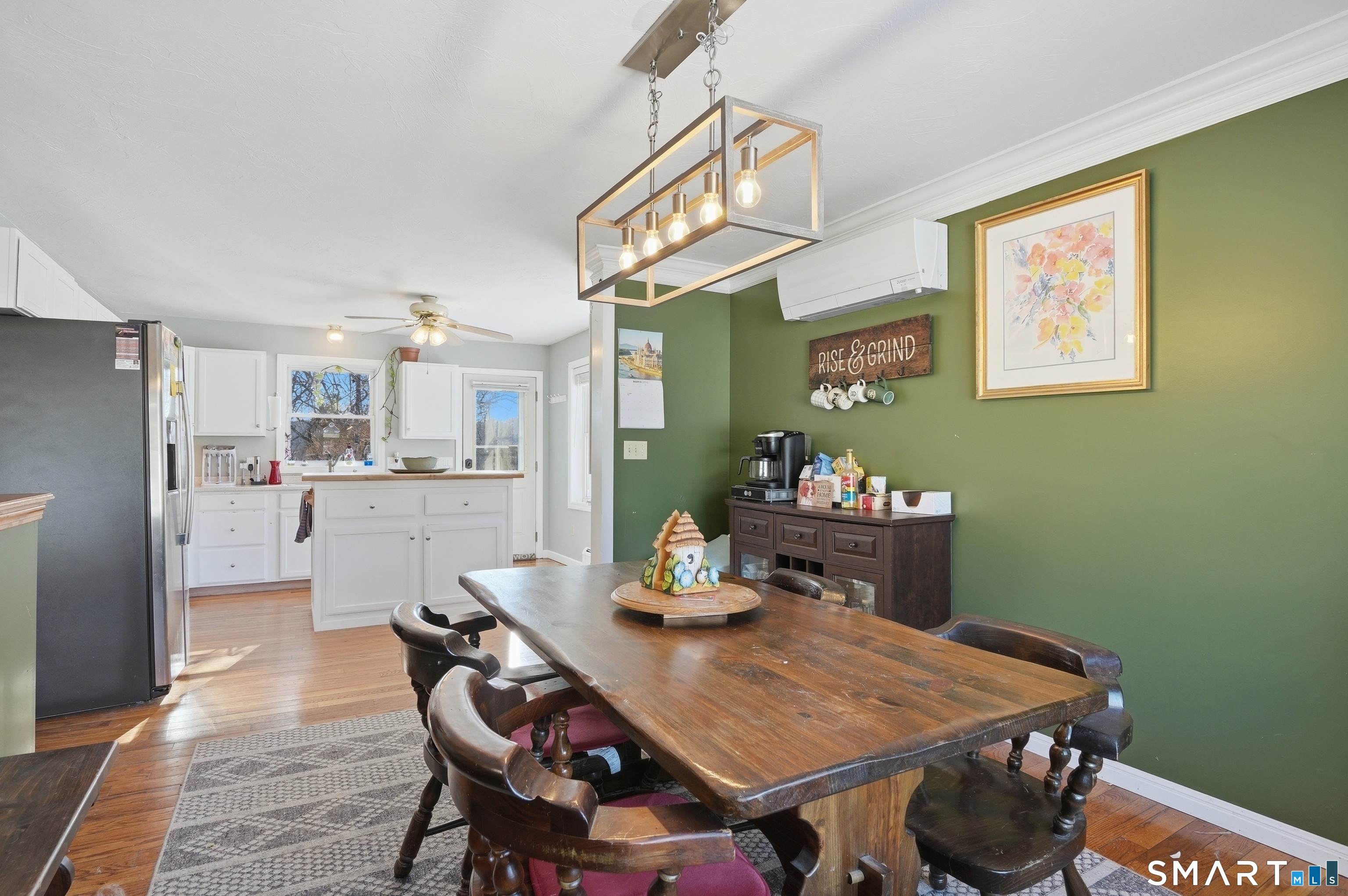 17 Vine Street Putnam, CT 06260 - Photo 8 of 35 a dining room with furniture and window