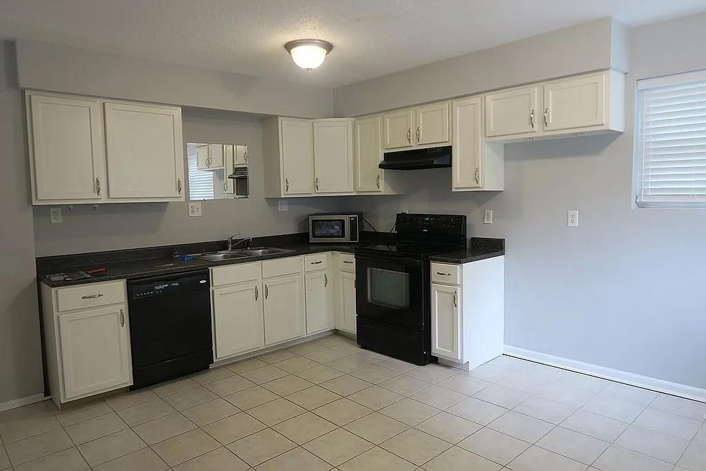 4701 Roe Lane Roeland Park, KS 66205 - Photo 19 of 24