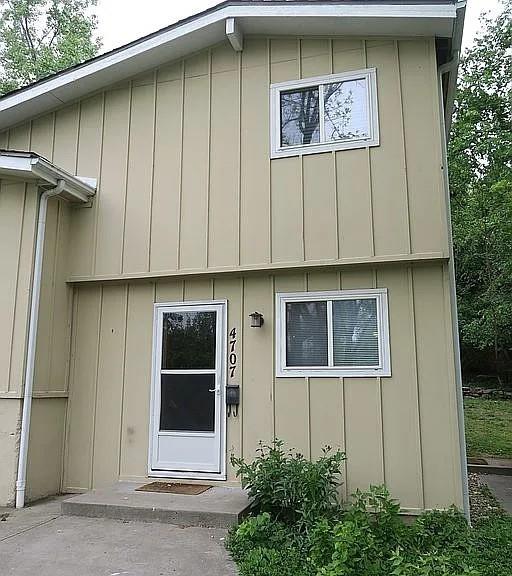 4701 Roe Lane Roeland Park, KS 66205 - Photo 2 of 23