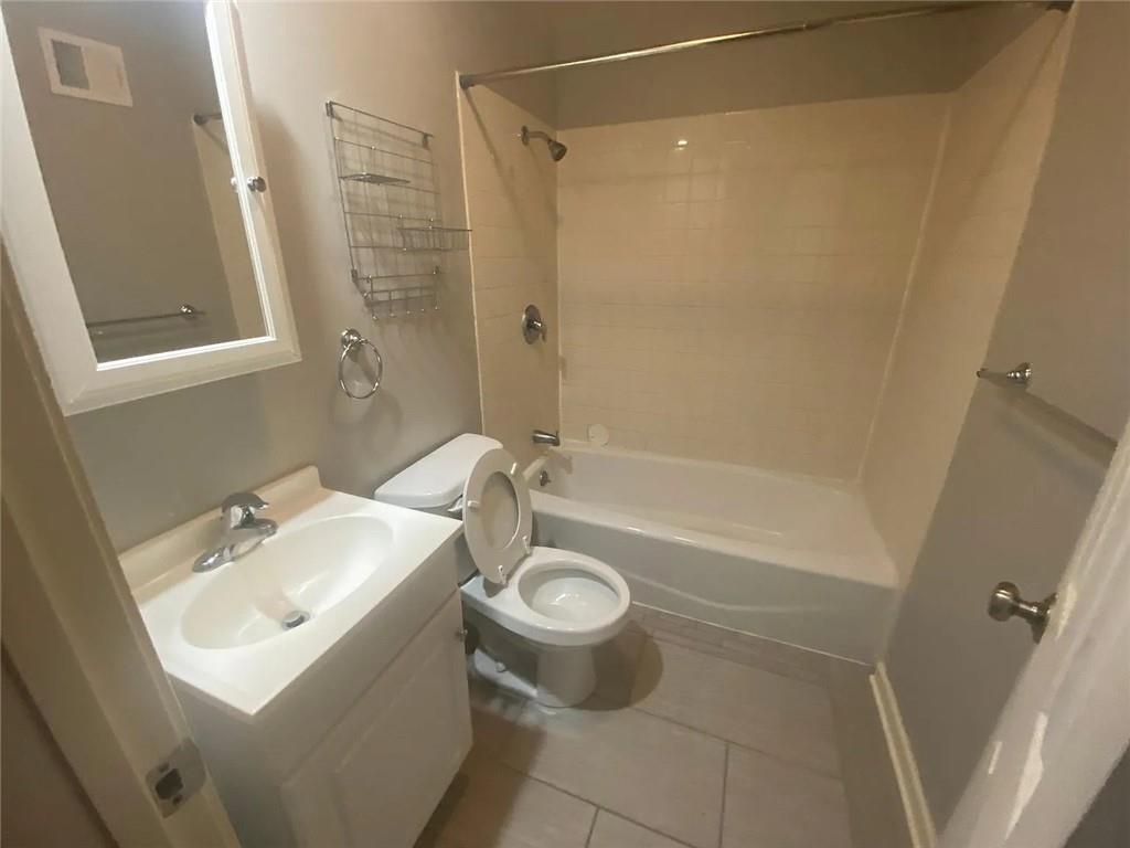 4701 Roe Lane Roeland Park, KS 66205 - Photo 8 of 24