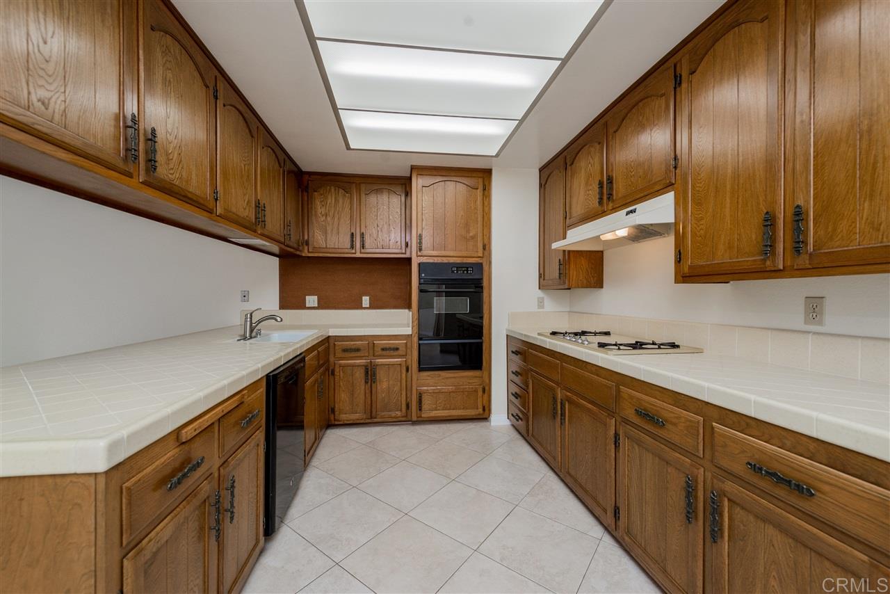 507 Stable Ridge Street El Cajon, CA 92019 - Photo 8 of 25 Gallery Image 8