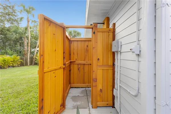 $1,195,000 | 9430-9436 Seagrape Drive, Vero Beach, FL 32963