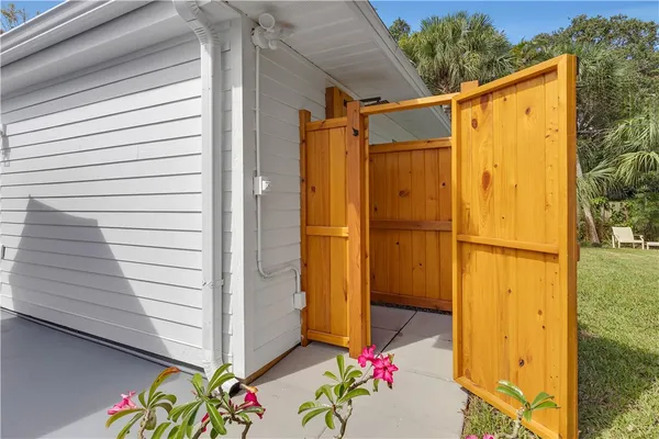 $1,195,000 | 9430-9436 Seagrape Drive, Vero Beach, FL 32963