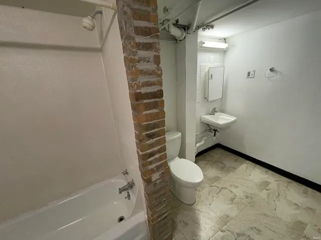 $1,850 | 2536 Eastgate Lane, Bloomington, IN 47408