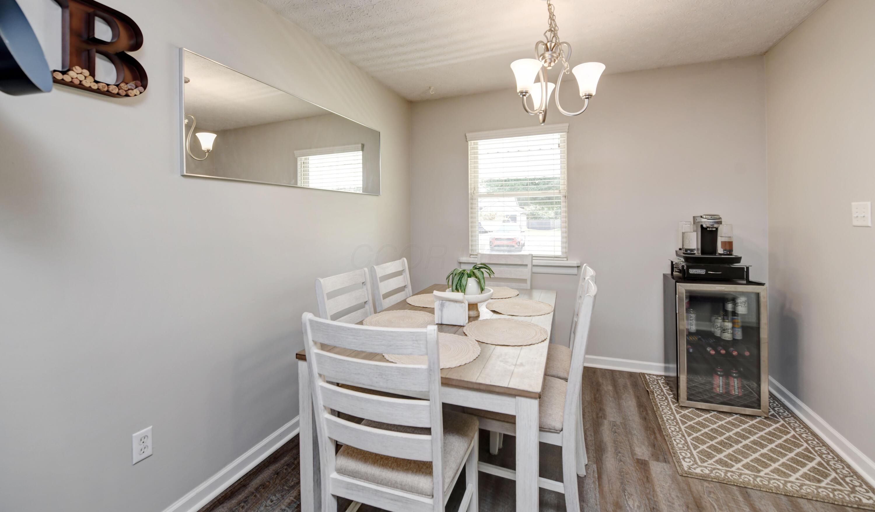 3455 Hines Road Columbus, OH 43230 - Photo 13 of 38 Eating Space- Kitchen