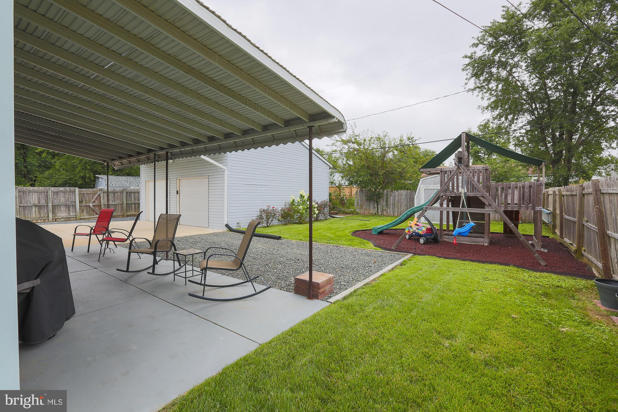 251 Brock Bridge Road Laurel, MD 20724 - Photo 7 of 28 Rear patio & side yard view #2
