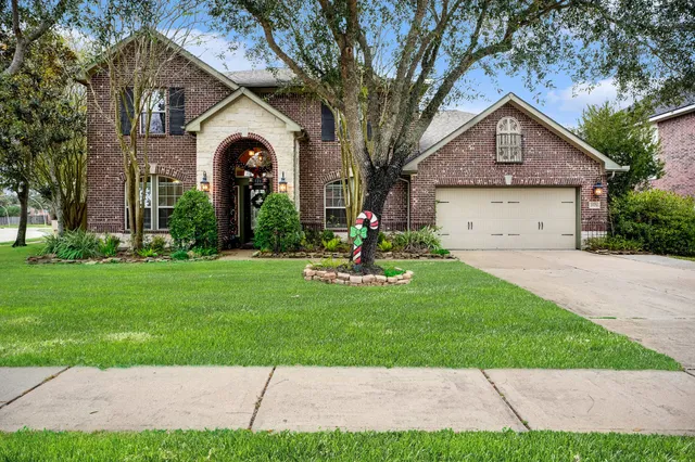 $725,000 | 2121 Quiet Falls Lane, League City, TX 77573