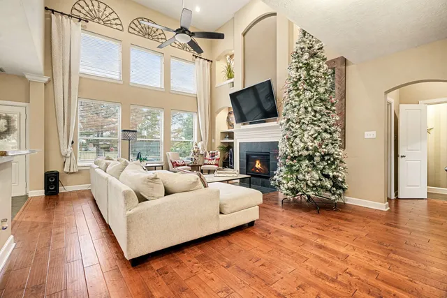 $725,000 | 2121 Quiet Falls Lane, League City, TX 77573