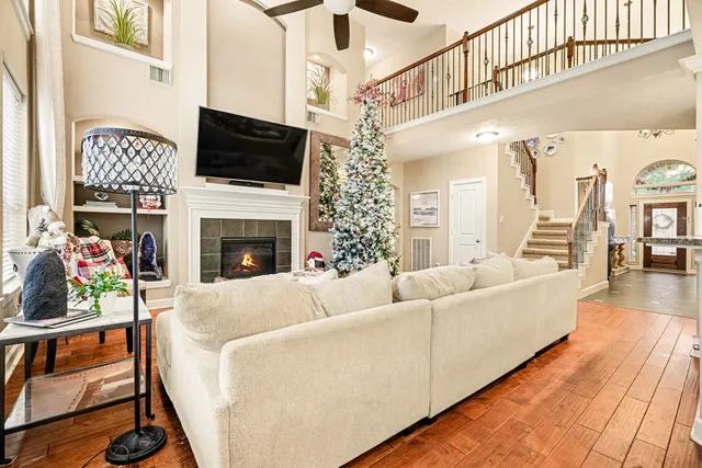 $725,000 | 2121 Quiet Falls Lane, League City, TX 77573