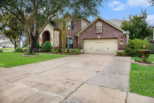 $725,000 | 2121 Quiet Falls Lane, League City, TX 77573