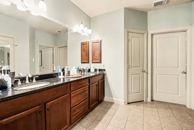 $725,000 | 2121 Quiet Falls Lane, League City, TX 77573