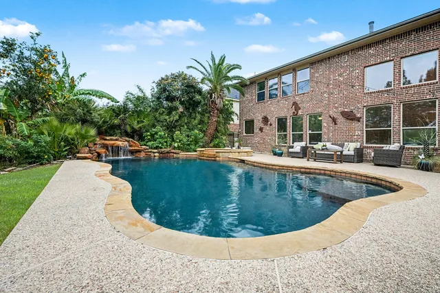 $725,000 | 2121 Quiet Falls Lane, League City, TX 77573