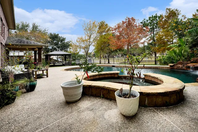 $725,000 | 2121 Quiet Falls Lane, League City, TX 77573