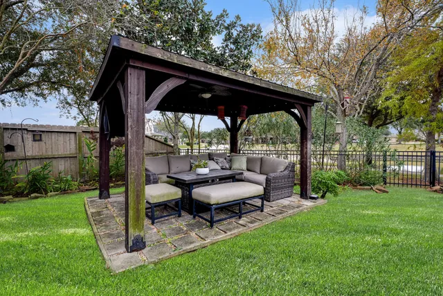 $725,000 | 2121 Quiet Falls Lane, League City, TX 77573