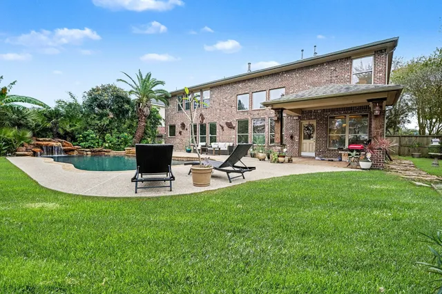 $725,000 | 2121 Quiet Falls Lane, League City, TX 77573