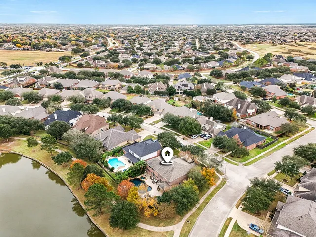 $725,000 | 2121 Quiet Falls Lane, League City, TX 77573