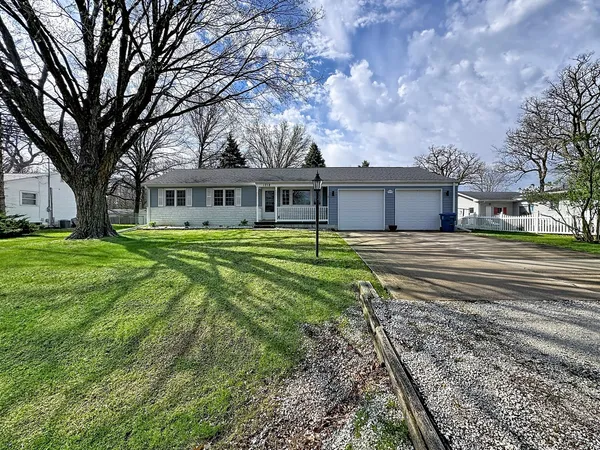 $239,900 | 1312 32nd Ave Court, East Moline, IL 61244