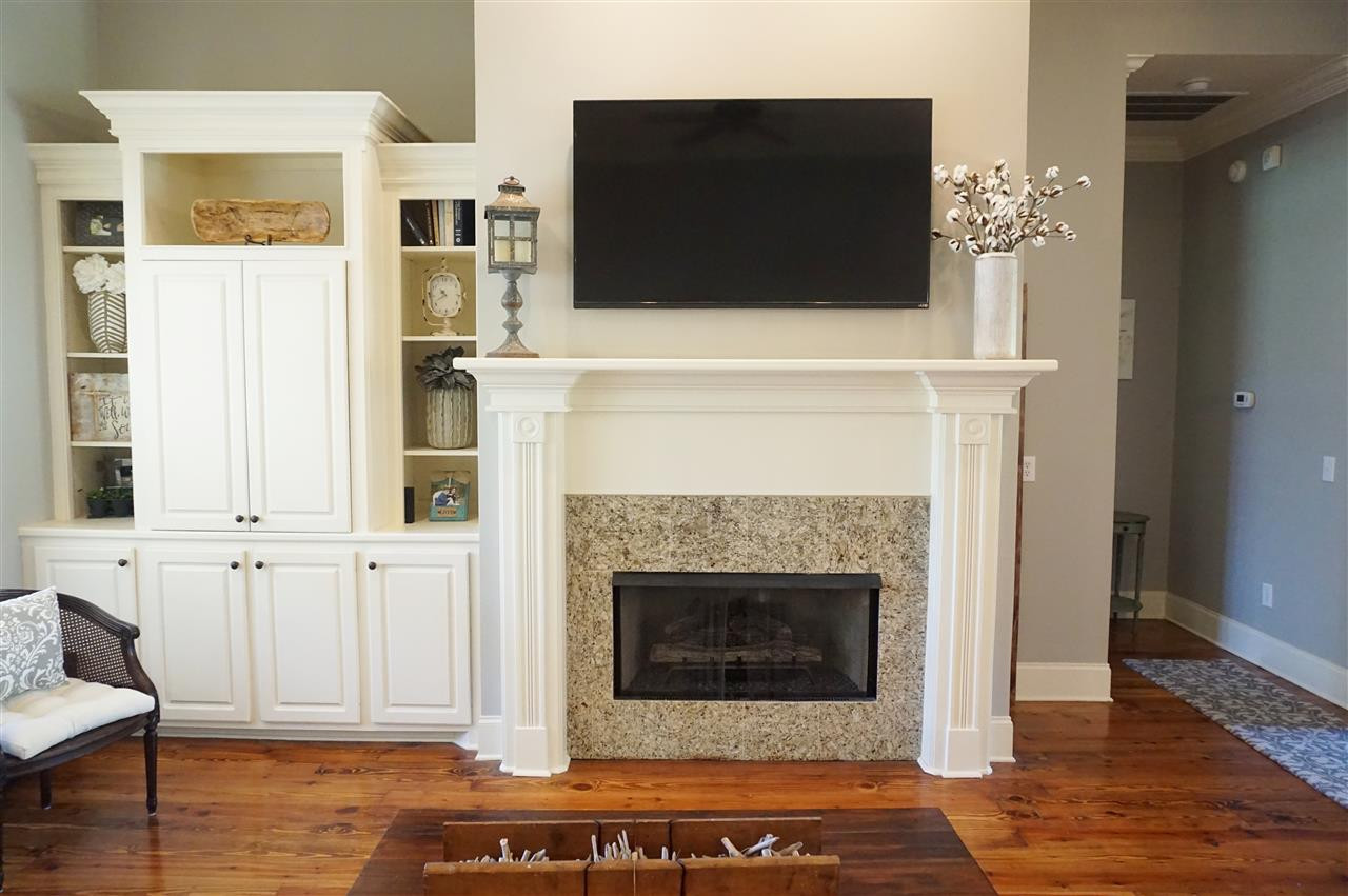 474 Kingsbridge Road Madison, MS 39110 - Photo 8 of 37 Built In's / Gas Log Fireplace